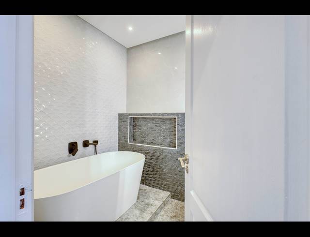 3 BEDROOM SIMPLEX FOR SALE IN LA LUCIA